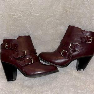 Burgundy short block heel booties Super Cute for fall!